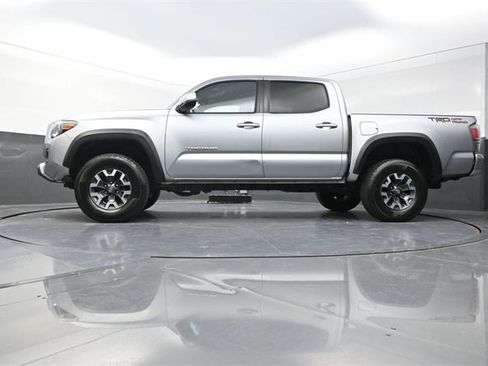 Used 2022 Toyota Tacoma TRD Off-Road image 30