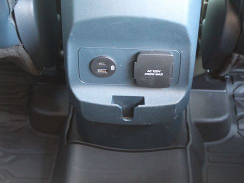 Used 2023 Ford Maverick Lariat w/ Lariat Luxury Package FWD image 16