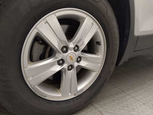 Used 2019 Chevrolet Trax LT w/ LT Convenience Package FWD image 31