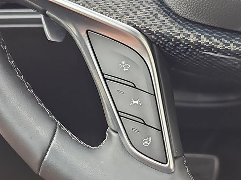 Certified 2025 Cadillac XT5 Sportv w/ LPO, Floor Liner Package AWD/4WD image 19