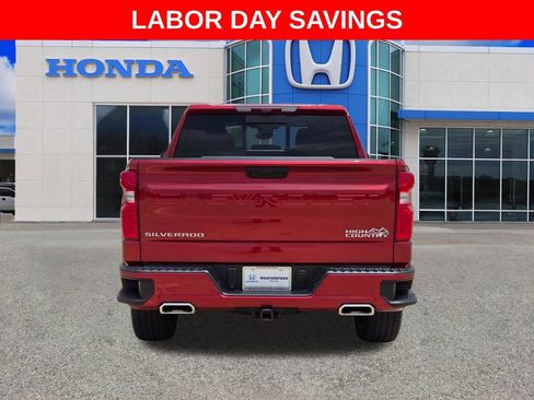 Used 2025 Chevrolet Silverado 1500 High Country w/ Technology Package AWD/4WD image 4