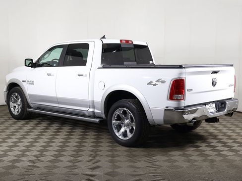Used 2017 RAM 1500 Laramie w/ Convenience Group AWD/4WD image 8