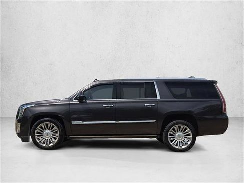 Used 2018 Cadillac Escalade ESV Platinum RWD image 9