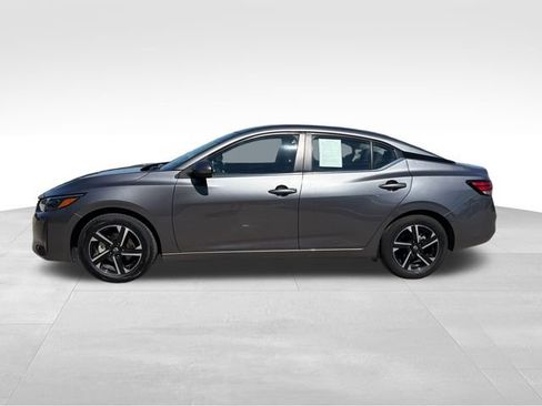 Used 2025 Nissan Sentra SV FWD image 16