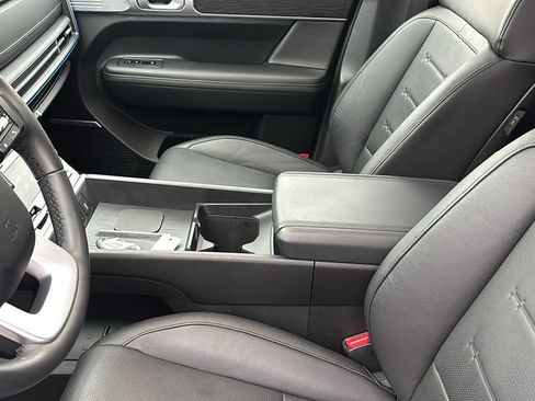 Used 2025 Hyundai Santa Fe Limited image 24