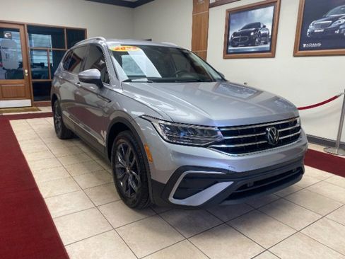 Used 2022 Volkswagen Tiguan SE image 5