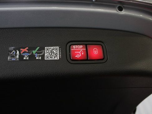 New 2025 Mercedes-Benz GLC 350e 4MATIC image 8