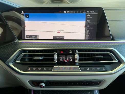 Used 2020 BMW X7 M50i w/ Dynamic Handling Package AWD/4WD image 16