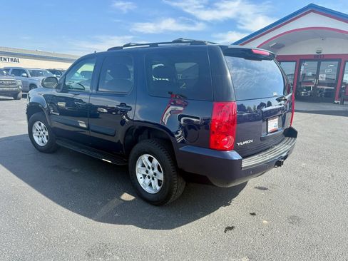 Used 2007 GMC Yukon SLT w/ SLT Preferred Equipment Group AWD/4WD image 3