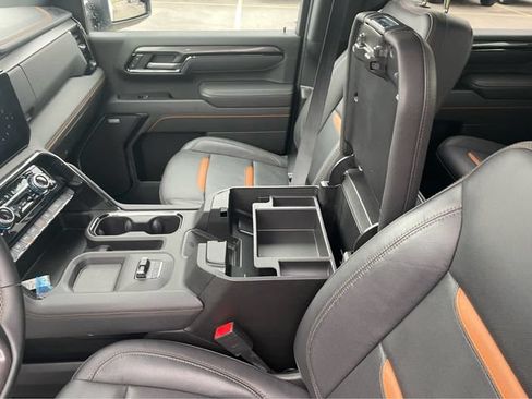 Used 2025 GMC Sierra 2500 AT4 AWD/4WD image 32