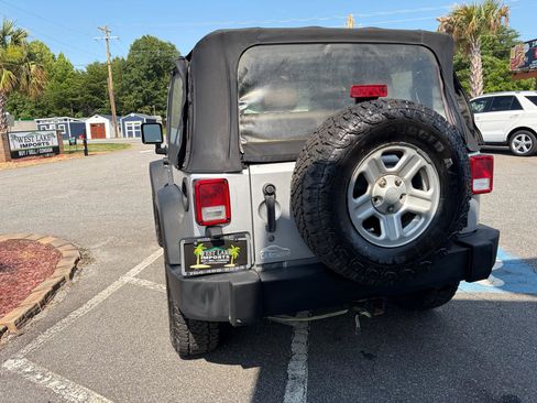 Used 2009 Jeep Wrangler X AWD/4WD image 15