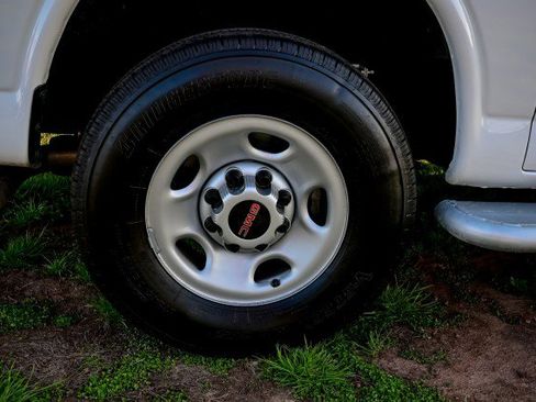 Used 2024 GMC Savana 2500 w/ Driver Convenience Package image 30