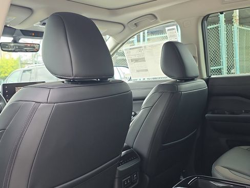 New 2026 Nissan Pathfinder Platinum AWD/4WD image 14