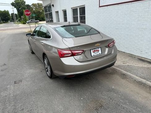 Used 2024 Chevrolet Malibu LT FWD image 3