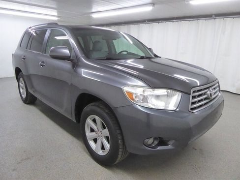 Used 2010 Toyota Highlander SE image 1