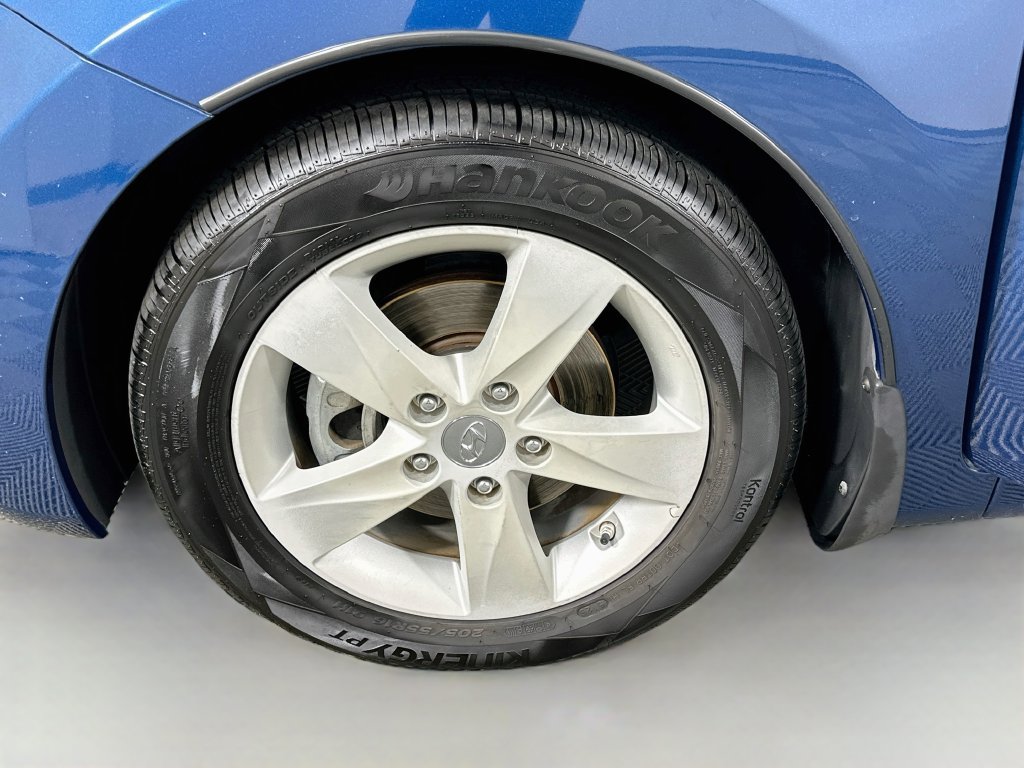 Used 2013 Hyundai Elantra GLS w/ Preferred Pkg FWD image 28