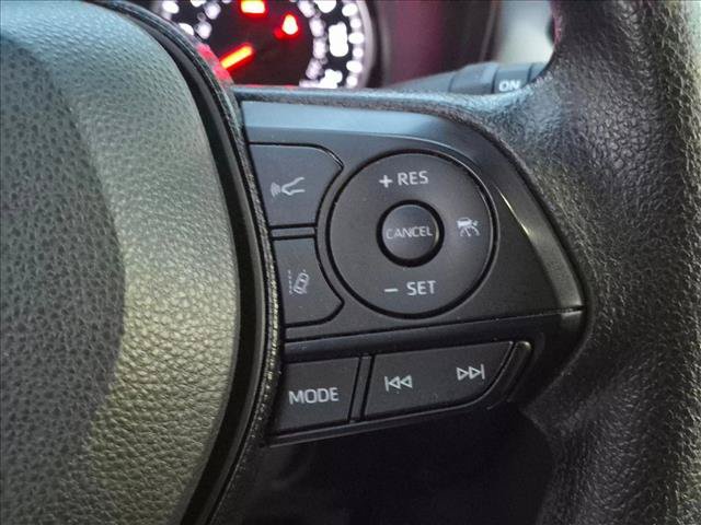 Used 2021 Toyota RAV4 XLE FWD image 17