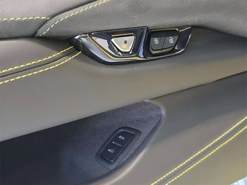 New 2026 Chevrolet Corvette Stingray Premium Cpe w/ Z51 Performance Package image 25