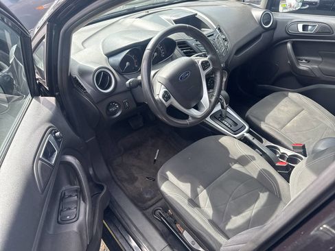Used 2015 Ford Fiesta SE image 6