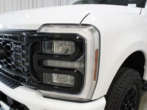New 2026 Ford F250 Lariat w/ Black Appearance Package AWD/4WD image 34