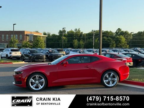 Used 2020 Chevrolet Camaro SS RWD image 4