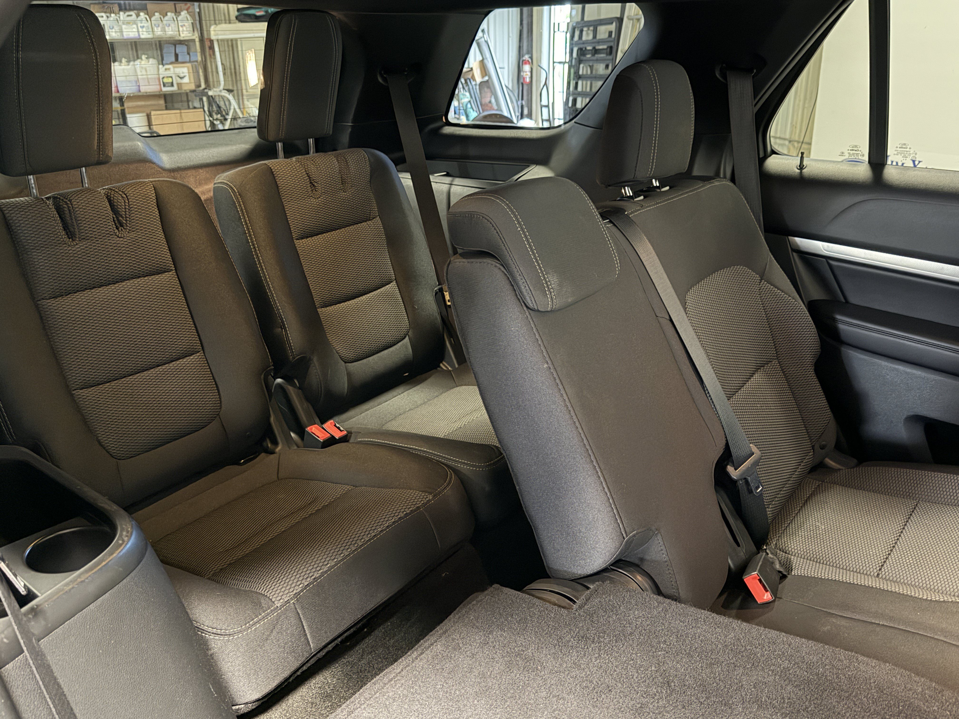 Used 2018 Ford Explorer XLT w/ Equipment Group 201A AWD/4WD image 22