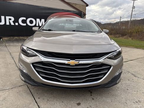 Used 2024 Chevrolet Malibu LT image 2