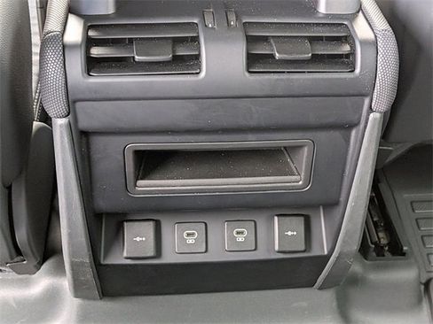 Used 2021 Land Rover Defender 110 X-Dynamic SE image 15