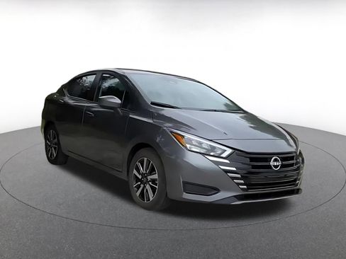 Used 2025 Nissan Versa SV FWD image 2