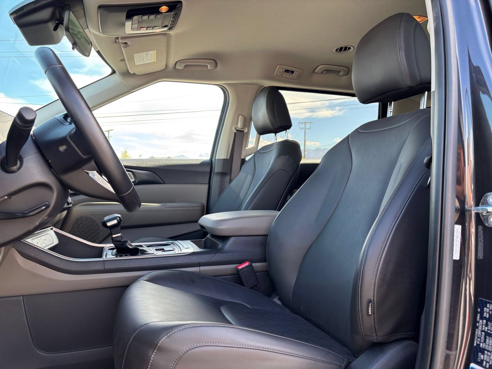 Used 2026 Kia Carnival FWD image 28