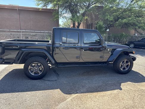 Used 2021 Jeep Gladiator Rubicon AWD/4WD image 10