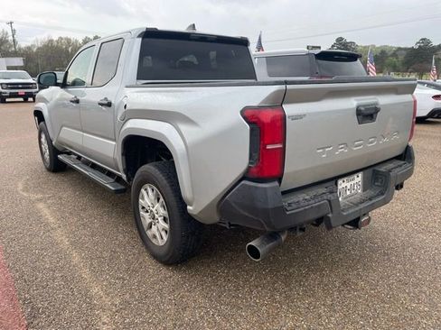 Used 2025 Toyota Tacoma SR image 7