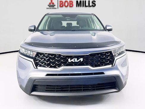 Used 2022 Kia Sorento LX FWD image 2