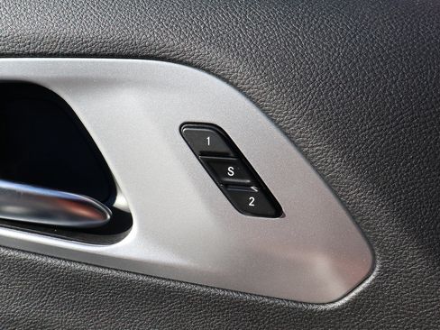 New 2026 Chrysler Pacifica Limited w/ Uconnect Theater Family Group image 11