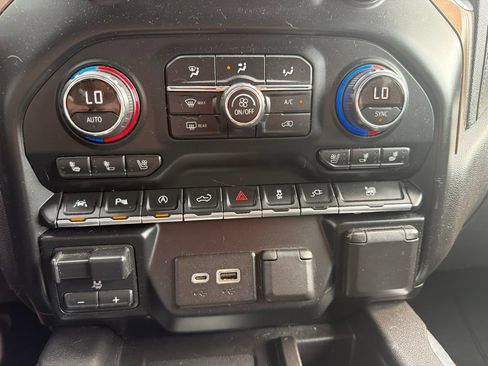 Used 2019 Chevrolet Silverado 1500 High Country w/ Technology Package AWD/4WD image 16