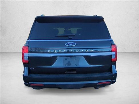 Used 2022 Ford Expedition XLT image 6