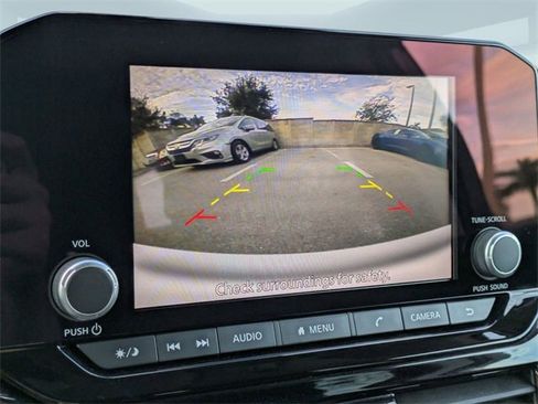 Used 2025 Nissan Pathfinder SV image 22