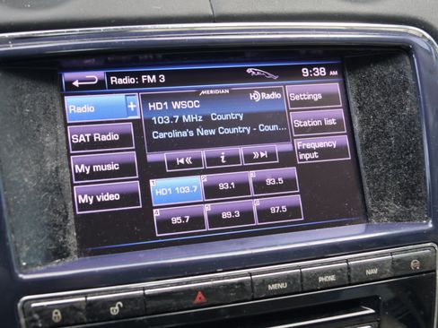 Used 2013 Jaguar XJ L Portfolio RWD image 25