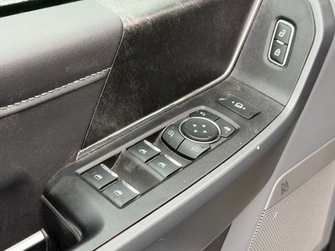 Used 2024 Ford F250 XLT w/ Black Appearance Package image 2