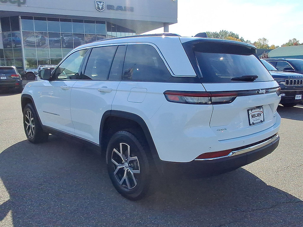 Used 2025 Jeep Grand Cherokee Limited AWD/4WD image 28