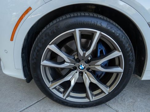 Used 2020 BMW X7 M50i w/ Dynamic Handling Package image 8