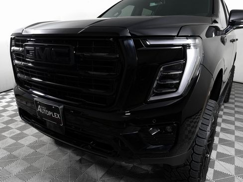 Used 2025 GMC Yukon Elevation w/ LPO, Yukon Black Package image 33