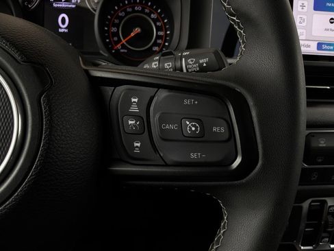 Used 2025 Jeep Wrangler Unlimited Sport AWD/4WD image 32