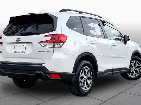 Used 2019 Subaru Forester Premium AWD/4WD image 13