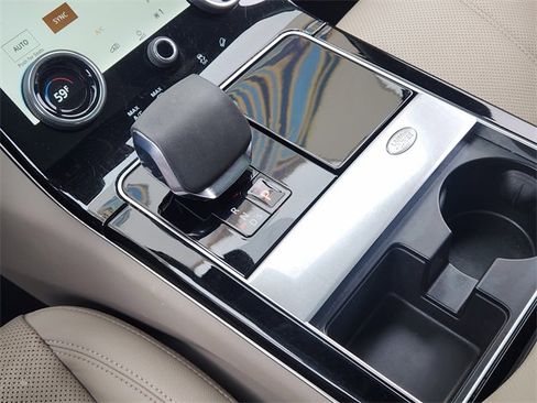 Used 2021 Land Rover Range Rover Velar R-Dynamic S image 19