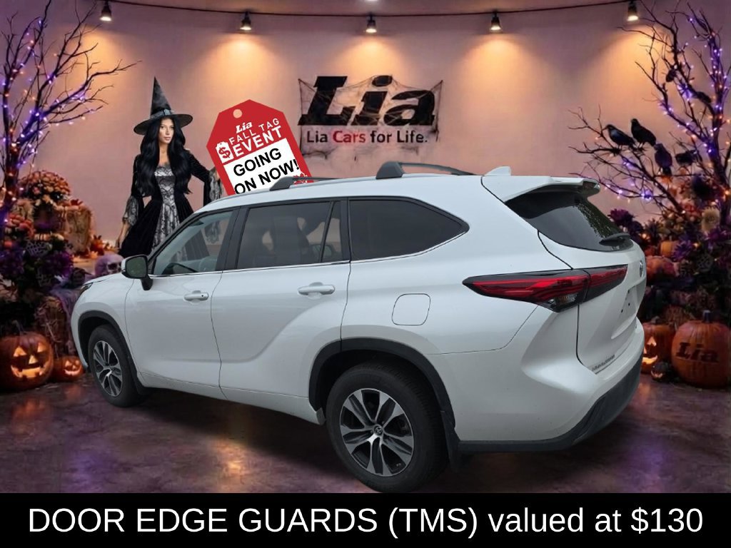 Used 2023 Toyota Highlander XLE AWD/4WD image 9