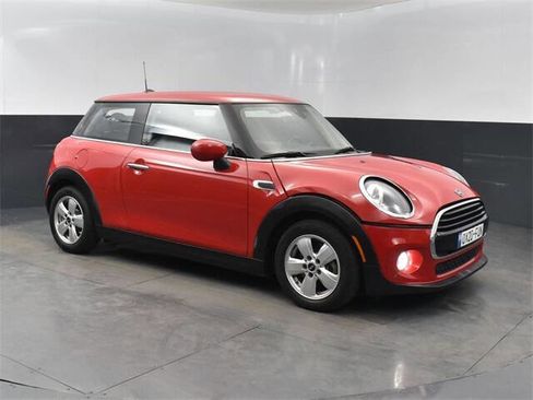 Used 2020 MINI Cooper 2-Door Hardtop w/ Storage Package image 21