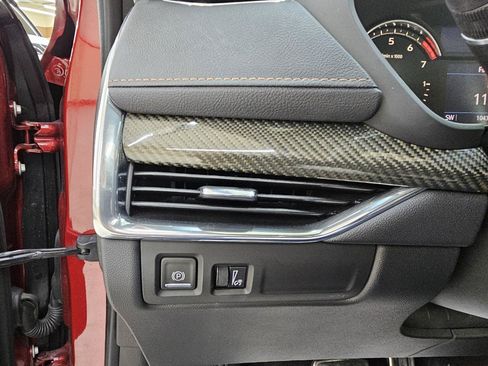 Used 2019 Cadillac XT4 Sport w/ Cold Weather Package FWD image 36