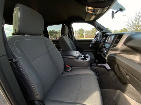 Used 2024 RAM 2500 Tradesman w/ Chrome Appearance Group image 16