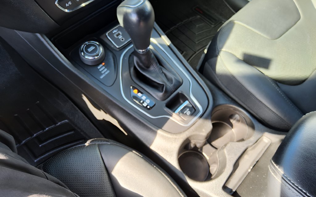 Used 2021 Jeep Cherokee High Altitude AWD/4WD image 16
